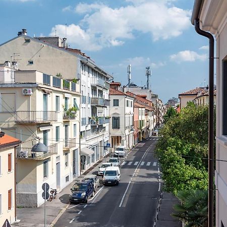 Palazzo '900 Design Flats - Il Caffe Apartment Padova Luaran gambar