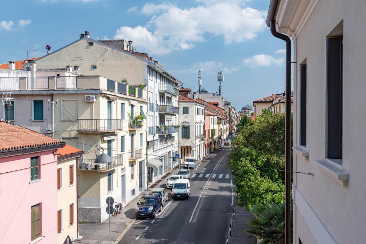 Palazzo '900 Design Flats - Il Caffe Apartment Padova Luaran gambar